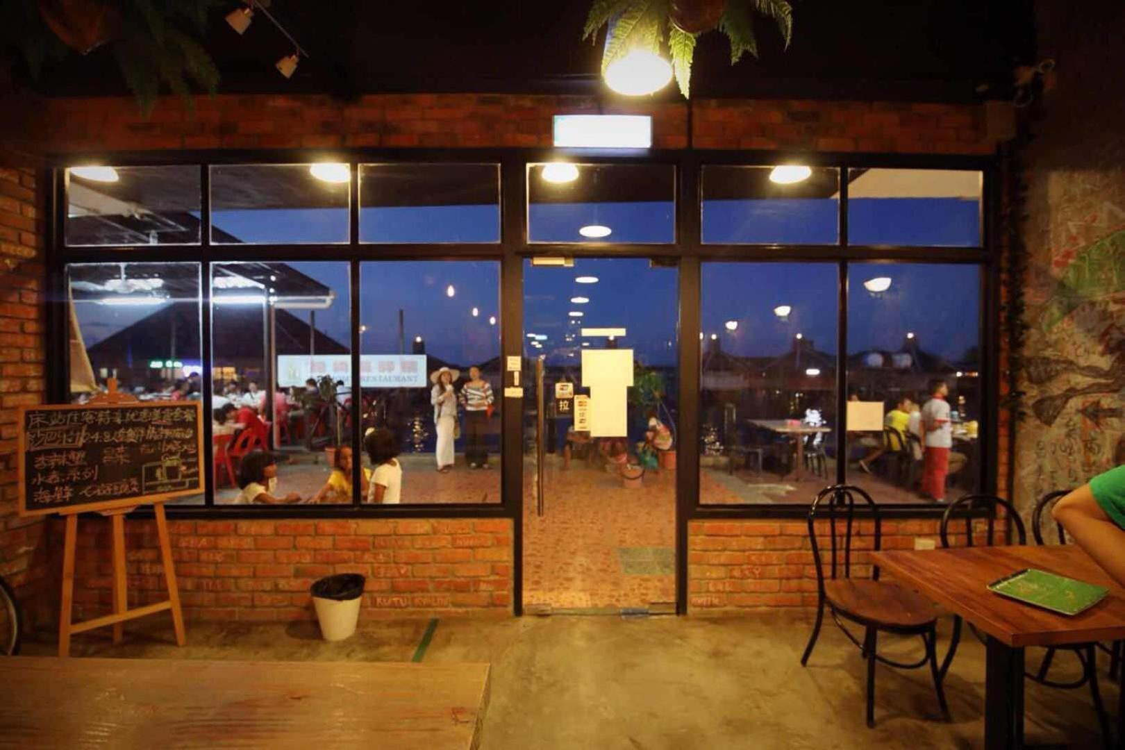 Cube Bed Station & Tours Sdn Bhd Hostel Semporna Εξωτερικό φωτογραφία